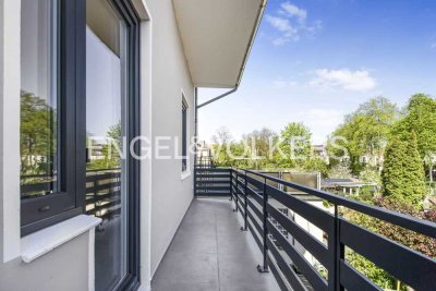 Stilvolle Altbauwohnung mit Balkon und Gartenblick – Ihr Rückzugsort im 1. Obergeschoss