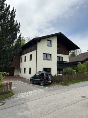 Großzügige helle 6-Zimmer-Terrassenwohnung mit Garten in Irsee