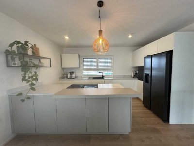 Neueswertiges Einfamilienhaus (KfW40) mit Doppelgarage