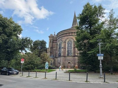 Nahe Zionskirchpl. u. Kastanienallee, bezugsfreier Altbau für Singles und Paare