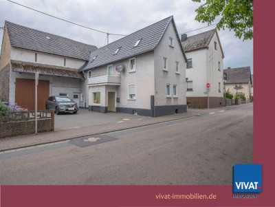 KÄUFERPROVISIONSFREI! Modernisiertes Wohnhaus mit großer Scheune, Garage, Sauna und schönem Garten.