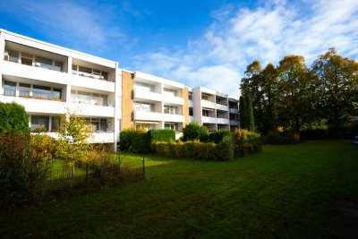 Zur Miete: Helle 2-Zimmer-Erdgeschosswohnung mit Balkon, Garten & Stellplatz in Meerbusch-Osterath