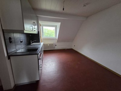 Schöne zwei Zimmer DG-Wohnung in Neudorf-Süd