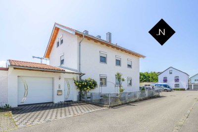 Zweifamilienhaus mit sehr großem Garten, Pool & Pergola