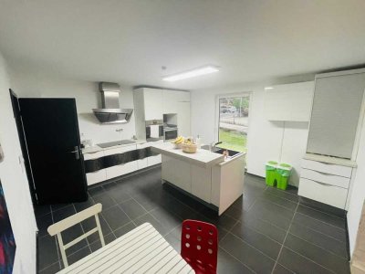 Helle 3-Zimmer Erdgeschosswohnung mit Garten in Edelsfeld