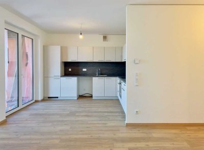 Hannover Kronsrode Neubau: Einbauküche, Loggia, Fußbodenhzg, Lift, Tiefgarage, Keller etc.