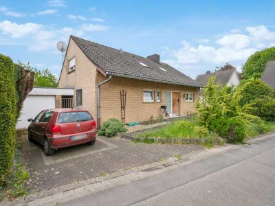 Freihstehendes Einfamilienhaus mit Potenzial auf attraktivem Eckgrundstück in Kaarst-Vorst