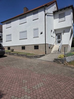 Provisionsfrei: Freistehendes Zweifamilienhaus, unterkellert, Garage & Garten in 66578 Heiligenwald