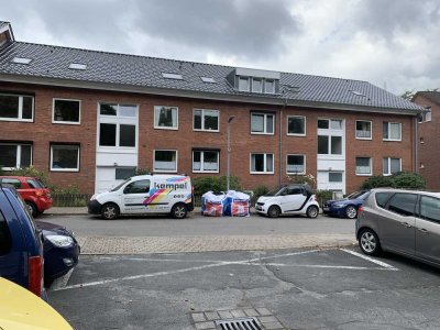 Ansprechende 3-Zimmer-Hochparterre-Wohnung mit Balkon, Gartennutzung und EBK in Glinde