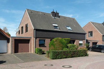 Ruhig. Zentral. Familienfreundlich. Ihre Chance in Erkelenz. Doppelhaushälfte in Erkelenz - Stadt