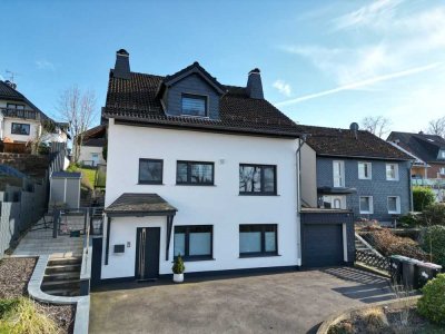 Sofort einziehen! Geschmackvoll modernisiertes Einfamilienhaus in Kürten-Biesfeld