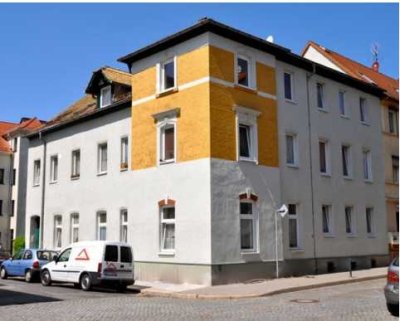 Freundliche und vollständig renovierte 1,5-Raum-EG-Wohnung in Altenburg