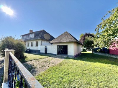 GARTENPARADIES - ca. 844m² GFL - BJ 1979 - 5 Zimmer - ca. 200m² NFL - Einbauküche - Garage - Pool - Keller