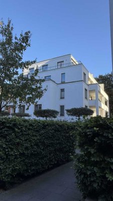 Helle 3‑Zimmer Wohnung mit 2 Balkonen in Hamburg-Eppendorf