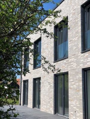 Neuwertige Doppelhaushälfte mit Terrasse/ Garten- Altstadt fußläufig erreichbar!