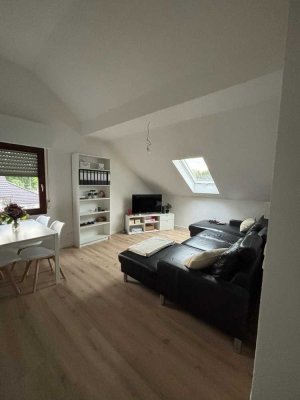 Stilvolle 2-Raum-Dachgeschosswohnung mit Einbauküche und Fußbodenheizung