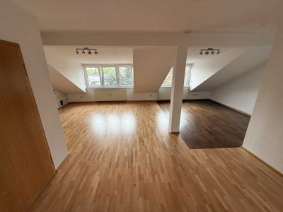 Einladend helle 4-Zimmer-Wohnung mit Garten