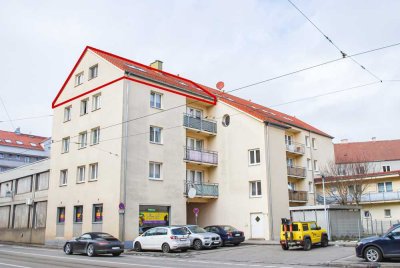 Lichtdurchflutete 2,5-Zimmer Dachgeschosswohnung im Herzen Augsburgs