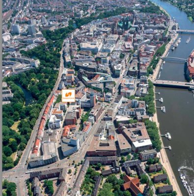 Zentraler geht es kaum! Exklusive 1-Zi Whg mit EBK und großer Loggia in der Altstadt
