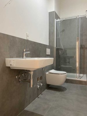 !!!Saniertes Haus !!! 1 Zimmer Wohnung im 1 OG mit EBK!!!