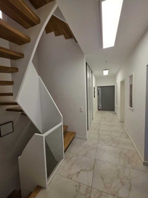 Geräumiges 6-Raum-Haus in Berlin Staaken mit schöner Tarasse + Keller