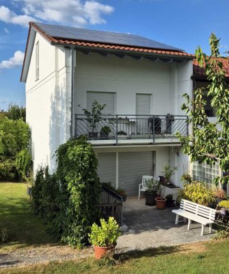 Reiheneckhaus in Ortsrandlage mit großem Garten