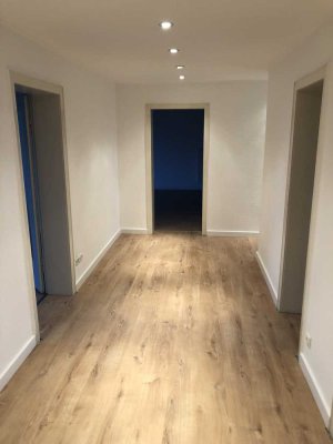 Stilvolle 4,5-Raum-Wohnung mit gehobener Innenausstattung mit Balkon in Köln Rath/Heumar