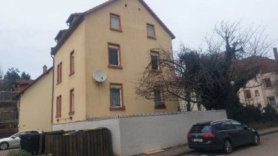 FRANKFURT-ECKENHEIM: Schöne und helle 3 ZW  mit EBK - kleine WE - Altbau