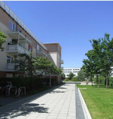 Helle wunderschöne 2-Zimmer-Wohnung mit Balkon in München Obersendling