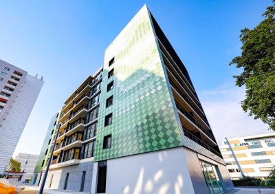 Lichtdurchflutetes Wohnambiente mit Balkon und moderner Einbauküche – Ihr neues Zuhause erwartet Sie