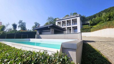 Traumvilla am Mondsee! Seeblick und privater Seezugang mit Boje inklusive