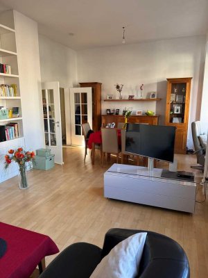 Denkmalgeschützte Altbauwohnung in Herzen von Bockenheim * 2 ZKB *