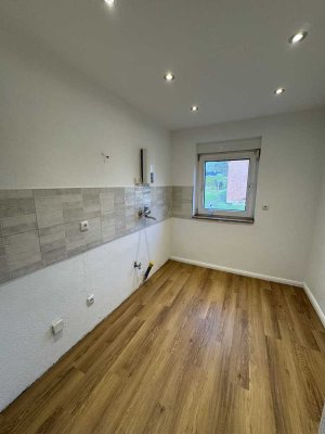 Erstbezug nach hochwertiger Renovierung – 3-Zimmer-Wohnung mit Balkon in Hessisch Oldendorf