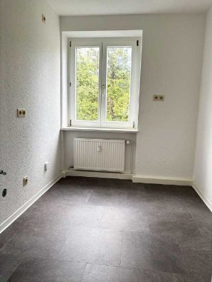 Esszimmer oder Homeoffice? 2,5-Zi.-Whg.  an der Rennbahn // kurzfristig frei