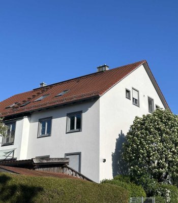 Großzügig geschnittene 2-Zimmer-Dachgeschoßwohnung in 85456 Wartenberg