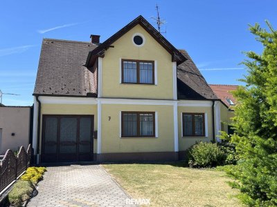 Liebevoll gepflegtes Wohnhaus mit großzügigem Grundstück in ruhiger Lage