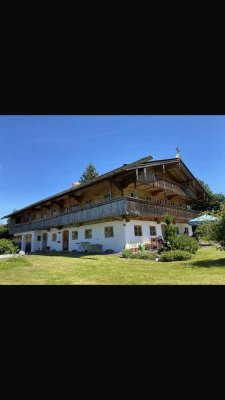 Neuwertige Wohnung mit zweieinhalb Zimmern sowie Balkon und EBK in Wildsteig