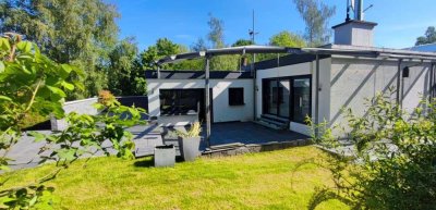 Modernes Einfamilienhaus mit besonderem Flair & zwei Garagen in Groß-Umstadt |Raibacher Tal
