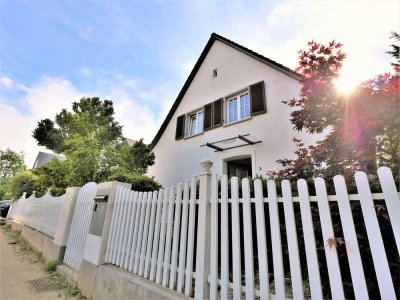 SCHWIND IMMOBILIEN - Stadtvilla mit Traumgrundstück im Komponistenviertel