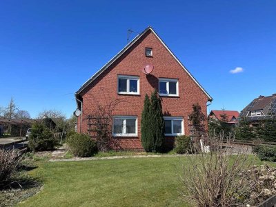 Attraktives Haus mit zwei Wohneinheiten und großem Grundstück in Schwaförden zu verkaufen!