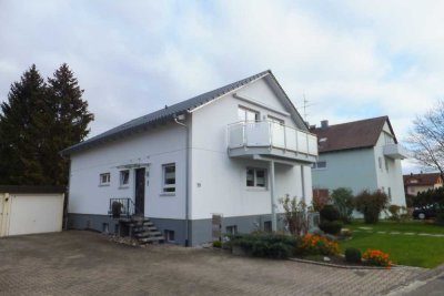 super moderne Dachwohnung mit EBK und 2 Balkonen