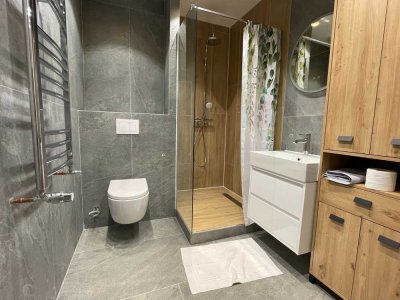 TOP möbilierte Wohnung , zentrale Lage, EG