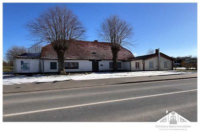 Wohnhaus mit Gastwirtschaft auf großem Grundstück im Außenbereich zu verkaufen
