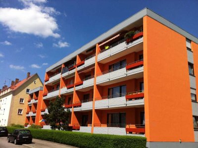 Gepflegte 3-Zimmer-Wohnung, Loggia, Tiefgaragenstellplatz in Augsburg-Lechhausen
