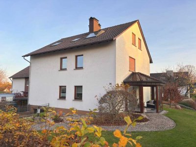 Tolle OG-Wohnung im 2 FH komplett renoviert,
 mit PKW-Stellplatz und Balkon in Gohfeld!