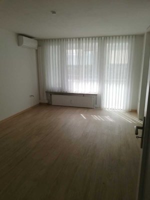 Helles schwellenloses Appartment mit neu, edel ausgestattem Bad und Küche