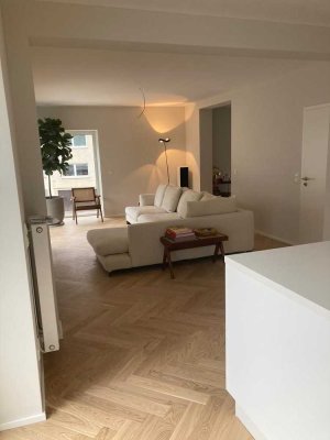 Moderne, luxuriöse & kernsanierte 6-Zimmer Wohnung für die große Familie, Neulindenau, teilmöbiliert