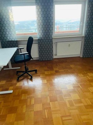 Schöne möblierte 1-Zi.-Whg., 40 m², EBK, WM, Balkon, Ausblick