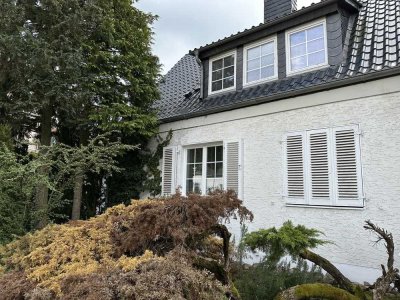 Helle Doppelhaushälfte in Hannover-Mittelfeld (ca. 200qm), mittlerer Renovierungsbedarf