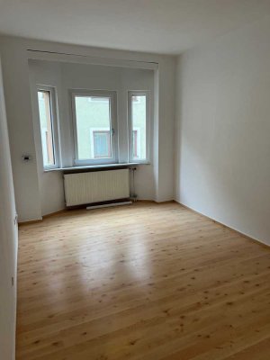 2 - Zimmerwohnung im Zentrum mit  neuer Einbauküche